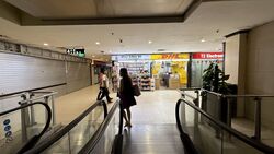 Lucky Plaza (D9), Retail #537516191